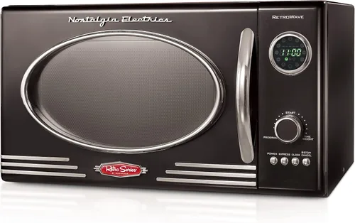 Vista 2 de Nostalgia Horno microondas retro para encimera, grande de 800 W, 0.9 pies cúbicos y aspiradora vertical compacta BISSELL CleanView, cabe