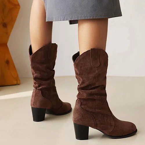Vista 4 de Botines de gamuza sintética con tacón medio para mujer, con puntera redonda, sin cordones, botas cortas