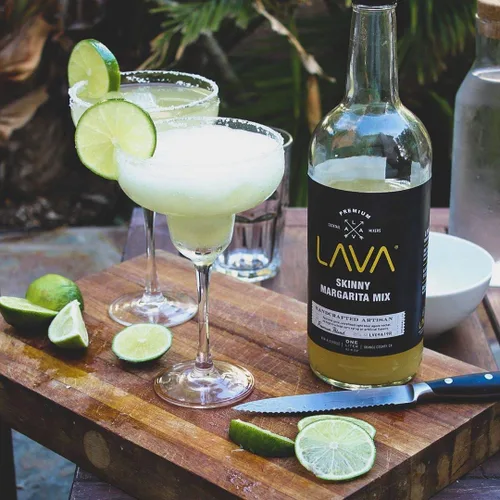 Vista 6 de LAVA Mezcla de margarita delgada prémium y paloma delgada de LAVA Craft Cocktail Co., baja en calorías, mucho sabor y listo para usar, botellas