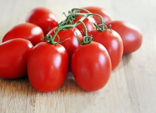 Vista 2 de Más de 30 semillas de tomate italiano Roma, reliquia sin OMG, determinadas, polinizadas abiertas, sabor anticuado, suaves, dulces, deliciosas