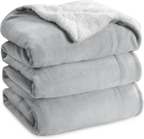 Vista 13 de Bedsure GentleSoft - Manta de forro polar Sherpa para sofá, manta de Navidad gruesa y cálida para invierno, manta de felpa suave y esponjosa como