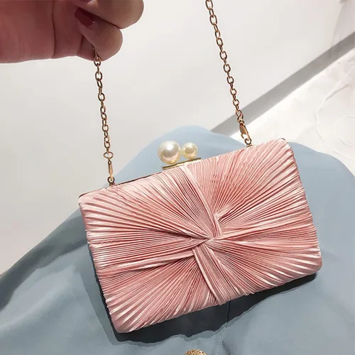 Vista 2 de RAN Bolso de satén con cierre de perlas sintéticas, bolso de banquete para mujer con cadena cruzada (color rosa)