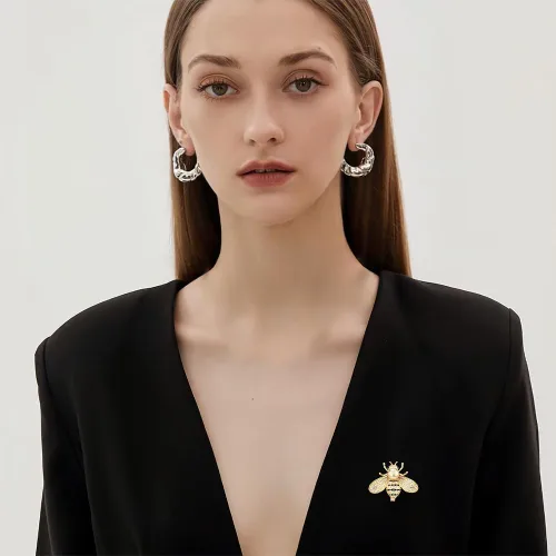 Vista 2 de EMEGCY Broche de animales para mujeres y niñas, broche de diamantes de imitación de animales, alfiler de solapa, regalo de joyería para mamá y esposa