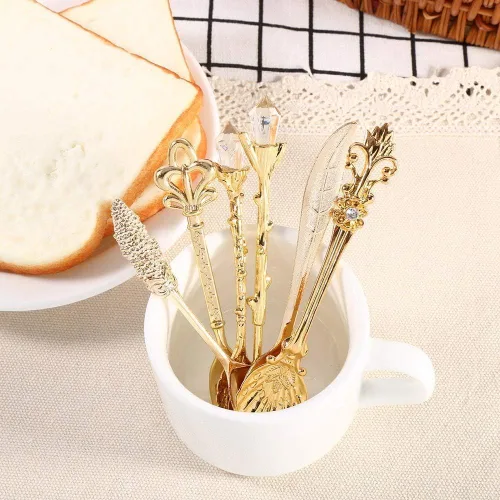 Vista 2 de Juego de 6 cucharas de café vintage, mini cuchara dorada para servir postre para helado y bar en casa, 4.5 x 0.7 pulgadas