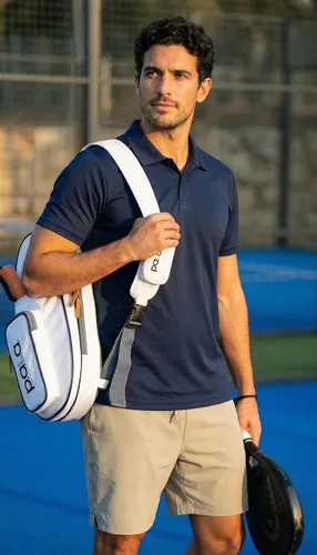 Vista 4 de P.ala Multi-Sport Crossbody Padel Bag – Fits 2 Padel Rackets, Lightweight 2.07 lb, Fence Hook, 13” Device Sleeve, Compact Racket Bag for Padel Blanco
