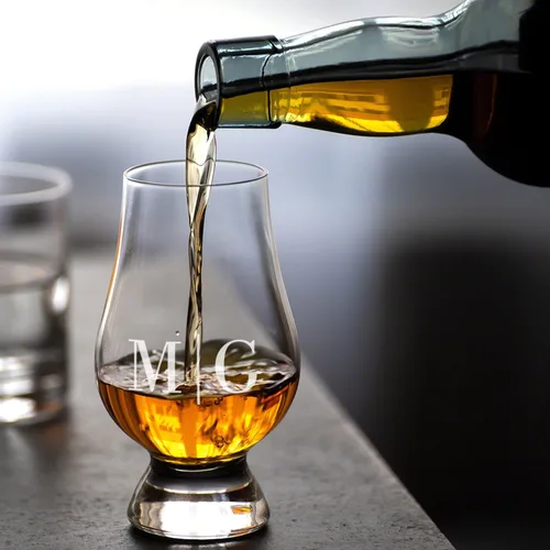 Vista 5 de Set de regalo personalizado de whisky Glencairn con caja