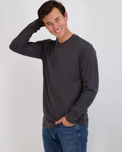 Vista 2 de Real Essentials Paquete de 3 camiseta Henley de manga corta y larga de algodón para hombre, ropa deportiva de alto rendimiento