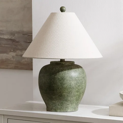 Vista 4 de SAFAVIEH Lighting - Dylan - Lámpara de mesa de resina de 22 pulgadas, color verde antiguo, diseño de cuerpo esculpido rústico de granja, ideal