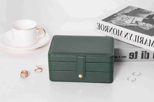 Vista 6 de Cnrouke Organizador de joyas de viaje, pequeño joyero, joyero portátil para niñas y mujeres, organizador de joyas de cuero sintético de doble capa