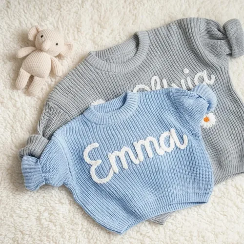 Vista 4 de Suéter de bebé personalizado con nombre, suéter personalizado para recién nacido, niño, niña, regalo bordado a mano para baby shower, cumpleaños