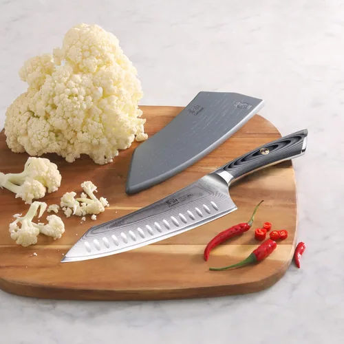 Vista 6 de Cangshan NAKA Series X-7 Cuchillo de chef forjado de acero con funda (8 pulgadas)