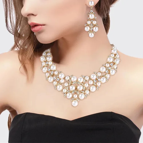 Vista 2 de BriLove Conjunto de collar y aretes colgantes de perlas simuladas para mujer