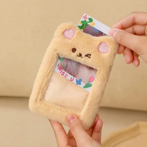 Vista 2 de Kawaii Bear Tiger Bunny - Soporte para tarjeta de fotos de felpa Kpop ID de crédito, tarjeta de autobús, funda protectora con colgante de foto (rosa)