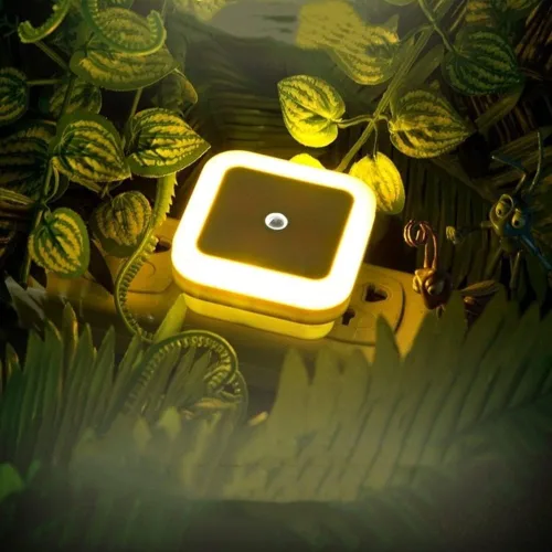 Vista 4 de Othmro ABS L65 × W65 × H68 Luz nocturna enchufable luz cálida LED Navidad bombilla luces de cama con sensor automático de atardecer a amanecer