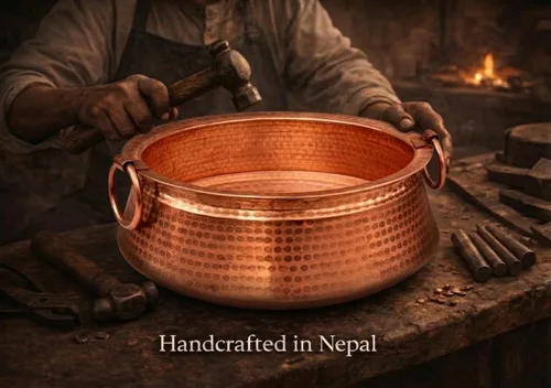 Vista 6 de Cuenco de spa de pies de cobre puro de 11 a 12 pulgadas hecho a mano Nepalí Khadkulo, lavabo de pedicura de cobre martillado para remojo de pies