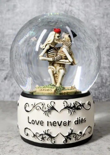Vista 7 de Ebros Gift Day of the Dead Love Never Dies Bride and Groom - Esqueletos franceses de besos arrodillados por cementerio Globo de agua con purpurina