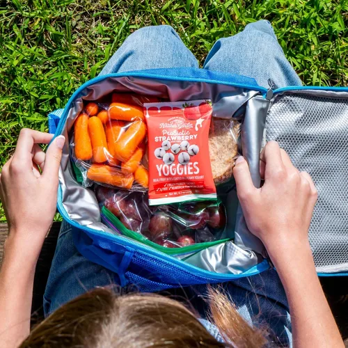 Vista 6 de Nature’s Garden Yoggies probióticos con sabor a fresa 21 oz (30 x 0.7 oz) Paquete de 2 - Bocados de fruta cubierta de yogur de fresa, alta en fibra