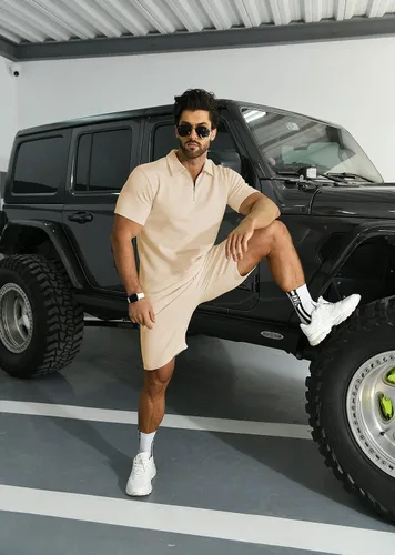 Vista 6 de KUYIGO Conjunto de camisa polo y pantalones cortos para hombre, trajes de verano a la moda, casual, de manga corta, traje de 2 piezas para hombre