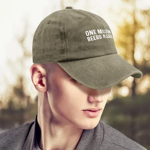Vista 4 de Sombrero de béisbol con texto en inglés "One Million Beers Please Hat", regalos divertidos para mujeres