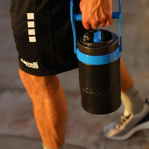 Vista 4 de Capelli Sport Botella de agua, jarra de agua deportiva aislada de medio galón con asa de transporte, 64 onzas