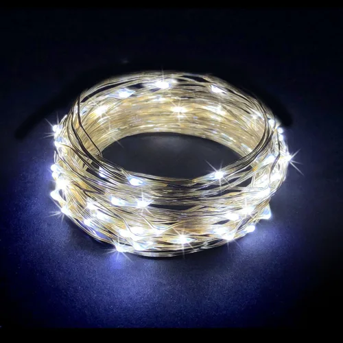 Vista 2 de Cadena de 60 luces LED RTGS, funciona con pilas con cable plateado de 20 pies de largo, para interiores y exteriores, con caja de batería Blanco