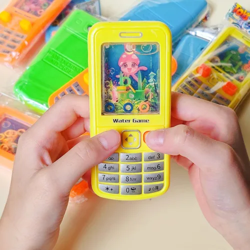 Vista 4 de Paquete de 12 Juegos de Anillos de Agua Portátiles para Niños, Regalos para Fiestas de Cumpleaños, Regalos de Nostalgia de los 90, Juguetes
