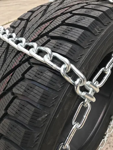 Vista 3 de TireChain.com 235/80R17, 235/80 17 cadenas para neumáticos de barro extra resistentes, juego de 2