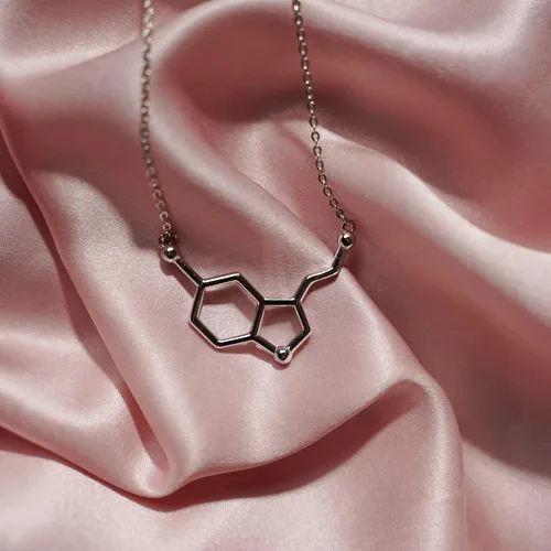 Vista 5 de Silver Phantom Jewelry Collar de molécula de serotonina en plata de ley 925