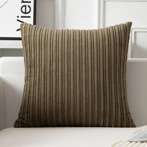 Vista 39 de UGASA - Fundas de almohada decorativas de terciopelo suave y sólidas de Navidad para sala de estar/sofá, 16 x 16 pulgadas, 2 unidades, color burdeos