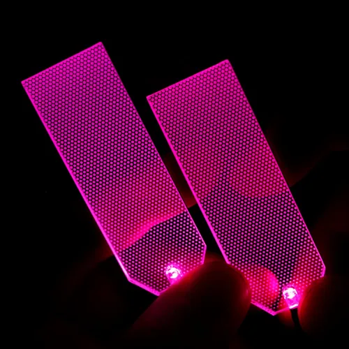 Vista 2 de Batman Triángulo acrílico LED decoración casco luces Cosplay DIY kit RGB superhéroe para hombres niños regalos rosa