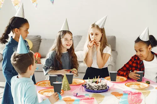 Vista 5 de DecorRack - Vasos desechables y reutilizables de 12 onzas para fiestas de cumpleaños, despedidas de soltera, campamentos, eventos en interiores y al