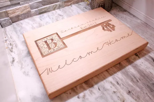 Vista 7 de House Warming Gifts New Home - Get This Personalized Cutting Board From Size Sm - XXL add Coasters, Serving Boards, and Display Stands For
