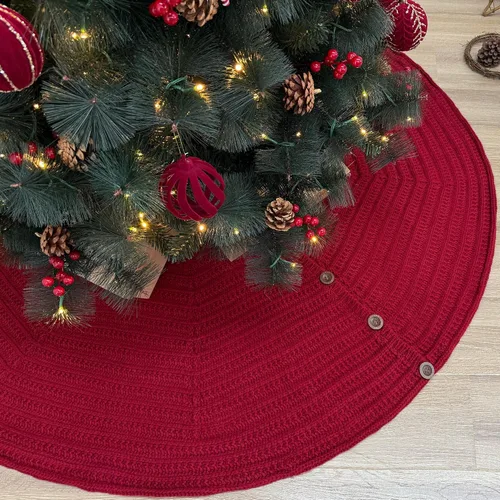 Vista 13 de Falda de árbol de Navidad de punto acanalado de 36 pulgadas con botones de roble, borgoña