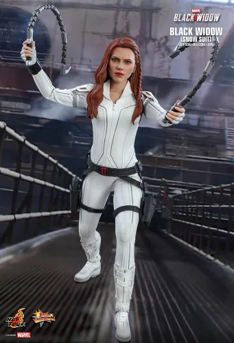 Vista 9 de Hot Toys Marvel Comics Black Widow Black Widow (versión traje de nieve) figura coleccionable a escala 1/6