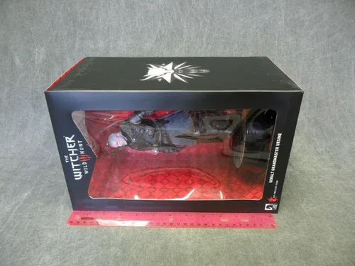 Vista 7 de Dark Horse Deluxe The Witcher 3: Caza Salvaje: Figura Geralt Grandmaster Ursine