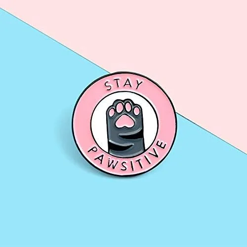 Vista 6 de Flairs New York Broche de solapa esmaltada hecho a mano Gato Manténgase Pawsitivo 1 Pin