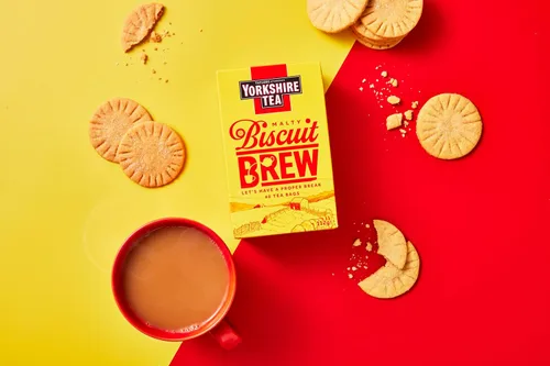 Vista 3 de Yorkshire Tea Biscuit Brew 40 bolsas de té de 3.53 onzas (Yorkshire Tea Biscuit Brew 40 bolsas de té de 3.53 onzas)