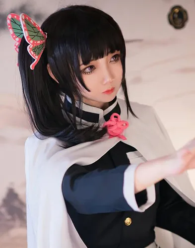 Vista 4 de Aadesso Demon Slayer Kimetsu No Yaiba Tsuyuri Kanao - Peluca de anime para cosplay, color marrón oscuro, para hombres y mujeres, resistente al