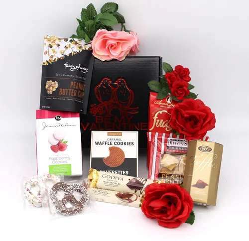 Vista 6 de Gift Basket Village Tronco salvaje con la cesta de regalo de San Valentín de Leo el León