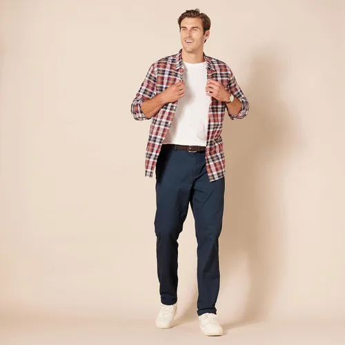 Vista 7 de Tienda Essentials Men's Slim-Fit Wrinkle-Resistant Flat-Front Chino Pant