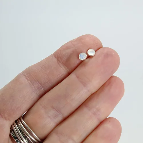 Vista 67 de Aretes de tuerca con piedras preciosas para mujeres y niñas, bisel redondo de 0.157 in de plata esterlina 925
