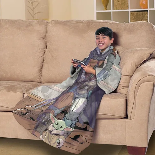 Vista 2 de Northwest Star Wars: The Mandalorian Comfy Mando Youth Silk Touch - Manta cómoda con mangas, 48 x 48 pulgadas