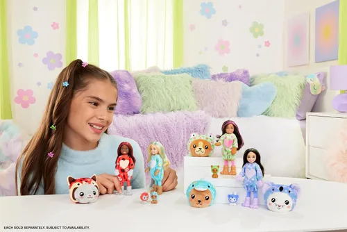 Vista 2 de Muñeca Barbie Cutie Reveal Chelsea y accesorios, disfraz de peluche de animal y 6 sorpresas que incluyen cambio de color, cachorro como rana