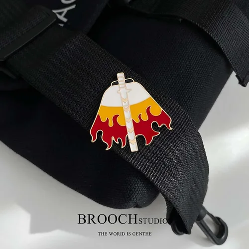 Vista 5 de MHTYYDS Demon Slayer Hashibira Inosuke Broche - Kimetsu No Yaiba - Colección de insignias de esmalte de metal, decoración de mochila de regalo