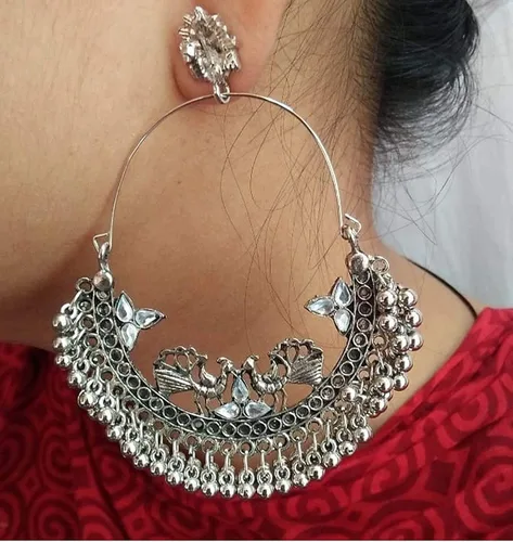 Vista 2 de Pendientes de mujer de Jhumka oxidados tradicionales de Hawker indio