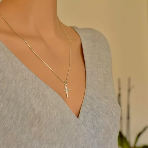 Vista 5 de Colgante de cruz de plata de ley 925 con textura de madera, joyería religiosa unisex