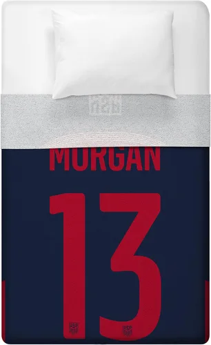 Vista 3 de Sleep Squad US Fútbol Femenino Alex Morgan Manta de Felpa Raschel de 60 x 80 pulgadas Una Manta de Fútbol USA