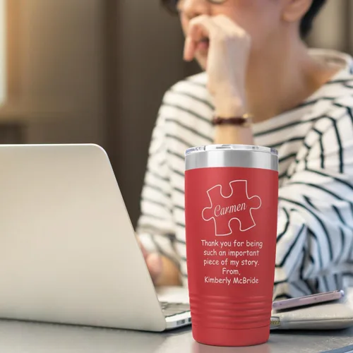 Vista 3 de PlaqueMaker Tazas de café, té y agua, tazas y vasos de viaje personalizados con texto en inglés "Thank You For Being A Piece of My Story", grandes