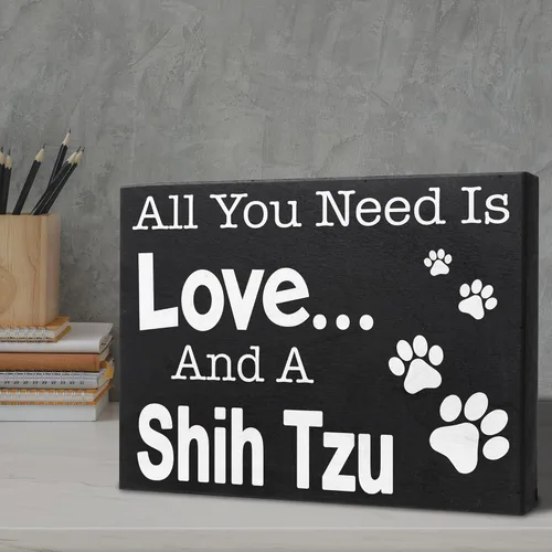 Vista 5 de JennyGems Regalos de Shih Tzu, letrero de madera con texto en inglés «All You Need Is Love and a Shih Tzu», decoración de estante y colgante