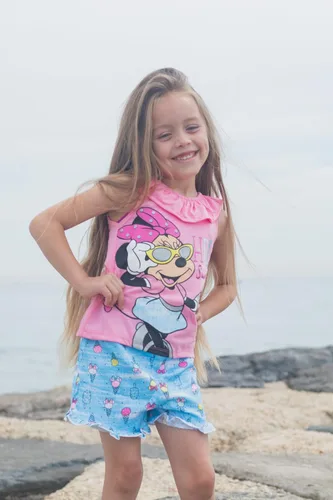 Vista 8 de Disney Minnie Mouse - Conjunto de camiseta floral arcoíris y pantalones cortos de cambray, tallas de bebé a niño grande (12 meses - 14-16)